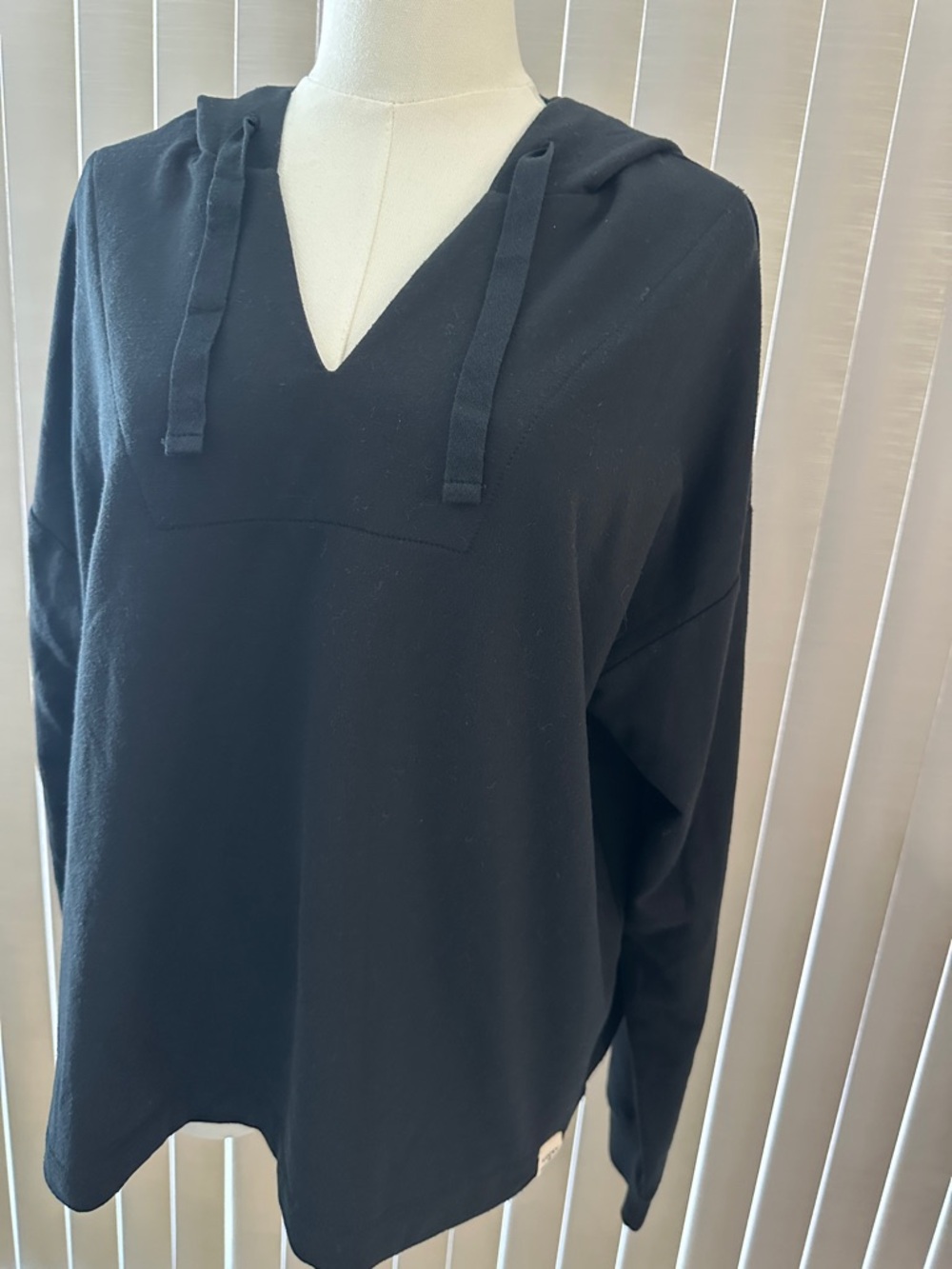 Lucky Brand Black V-Neck Hooded Pullover